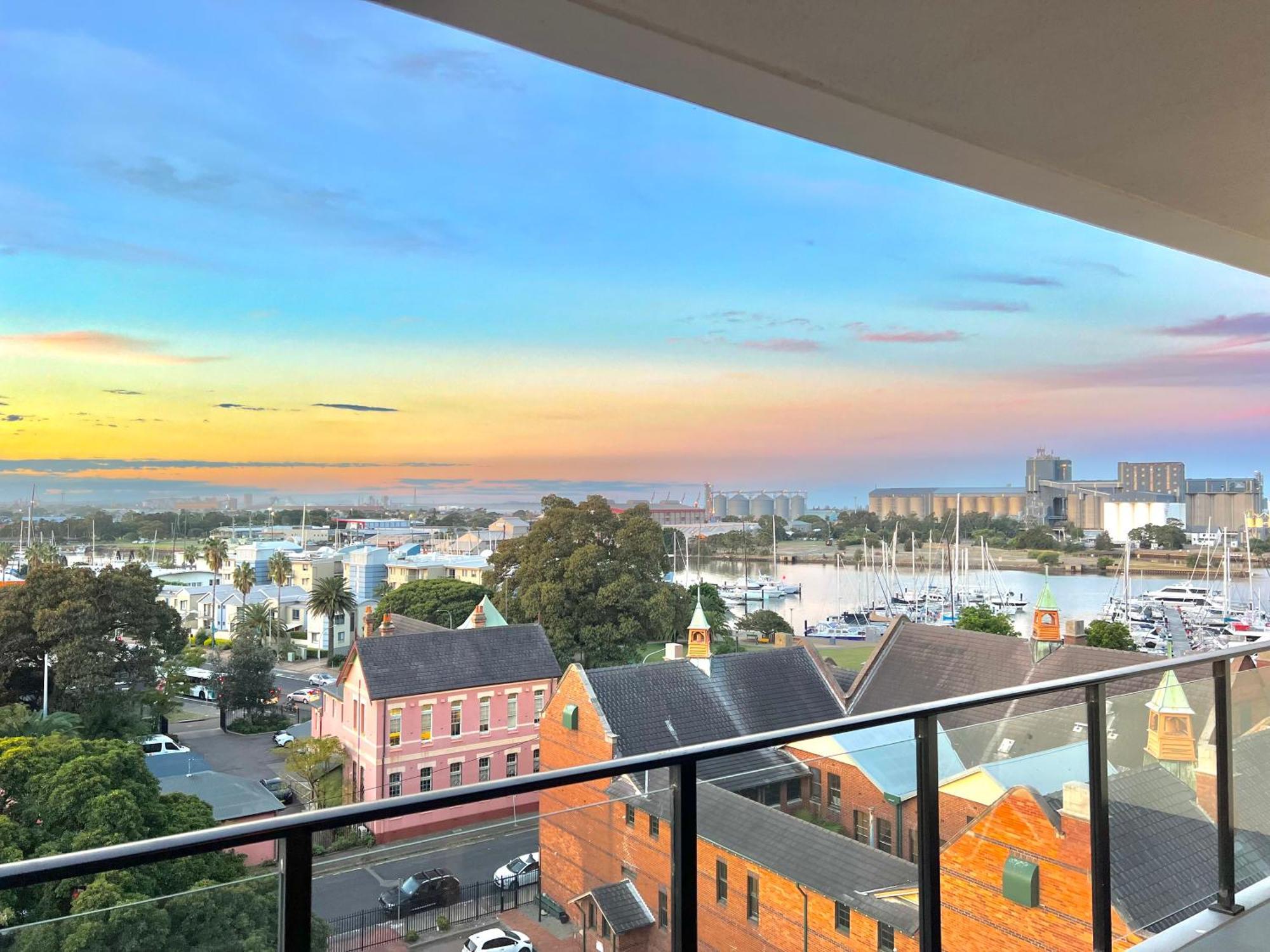 Harbour Towers, Newcastle'S Elite Apartment Stays, Free Parking & Tram Access Extérieur photo