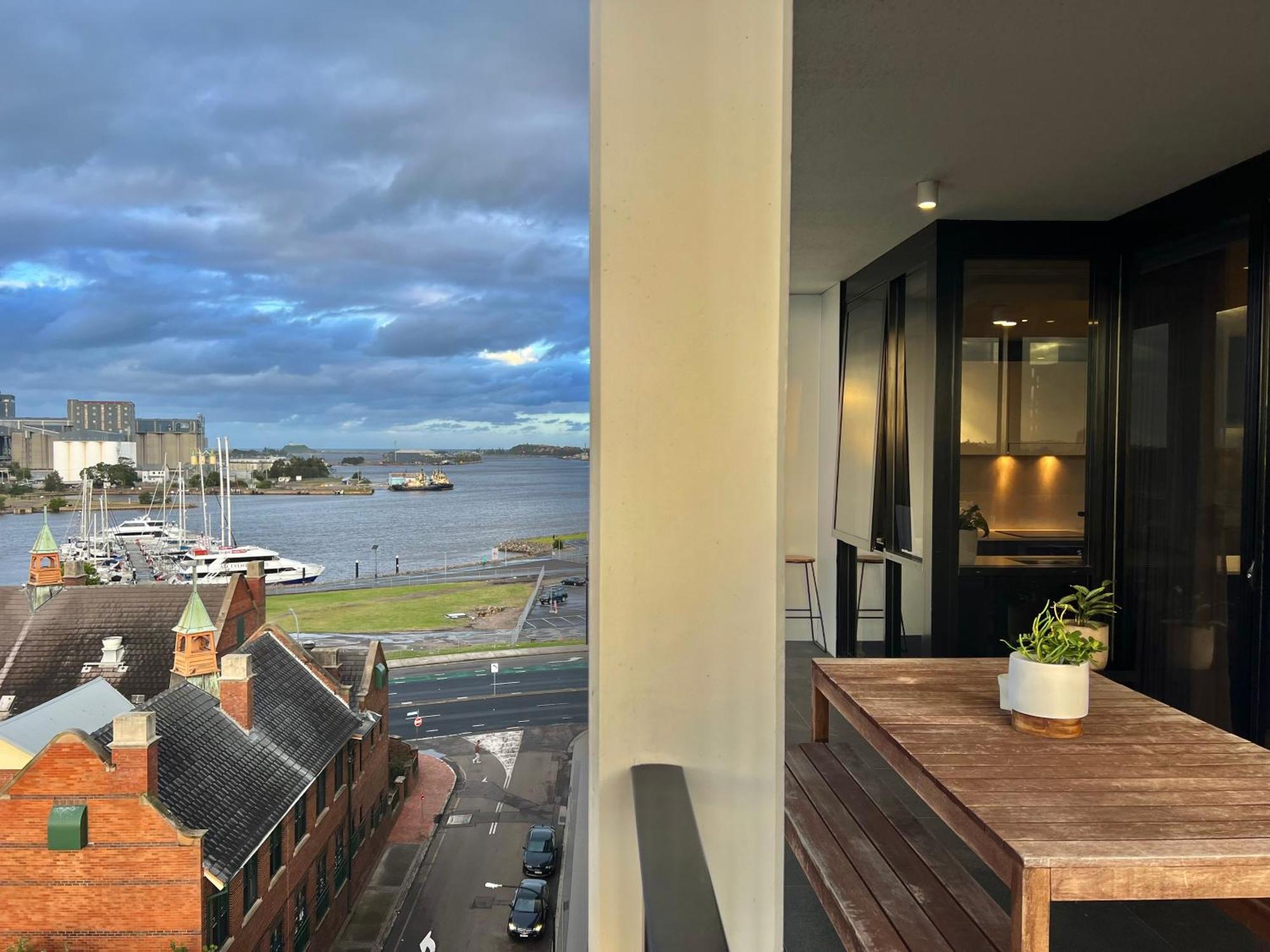 Harbour Towers, Newcastle'S Elite Apartment Stays, Free Parking & Tram Access Extérieur photo