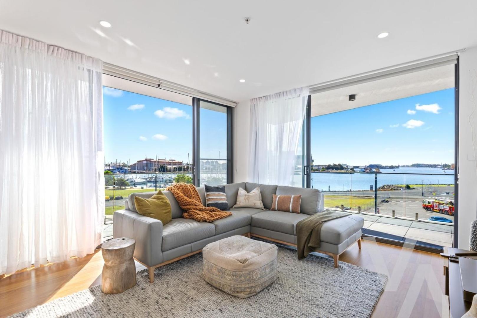 Harbour Towers, Newcastle'S Elite Apartment Stays, Free Parking & Tram Access Extérieur photo