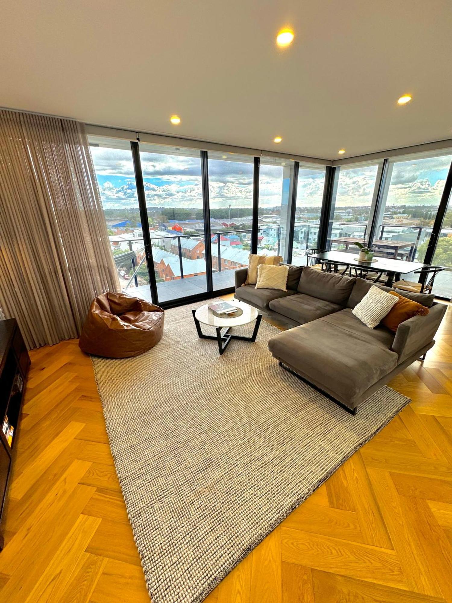 Harbour Towers, Newcastle'S Elite Apartment Stays, Free Parking & Tram Access Extérieur photo